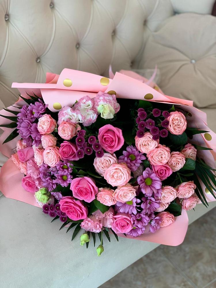 Букет цветов из: Хризантемы, Розы и Лизиантусы в Кавалерово