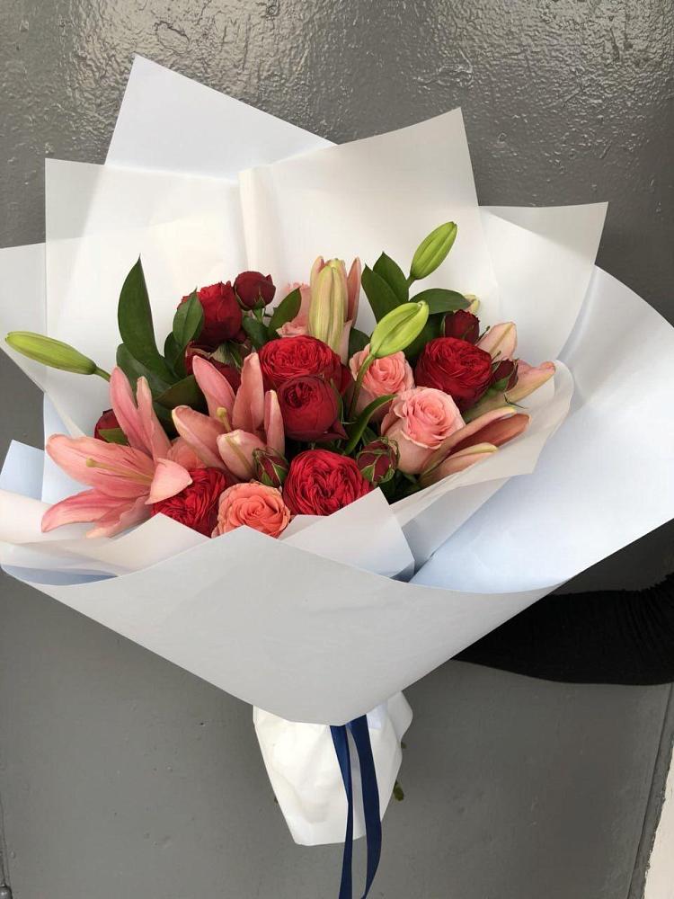 Букет цветов из: Лилии и Розы в Кавалерово
