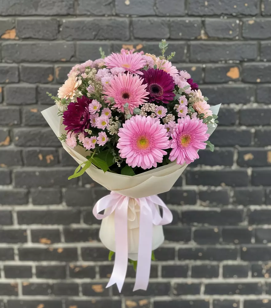 Букет цветов из: Герберы и Хризантемы в Кавалерово