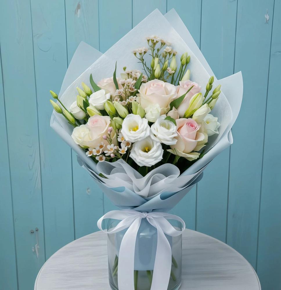 Букет цветов из: Розы и Лизиантусы в Кавалерово