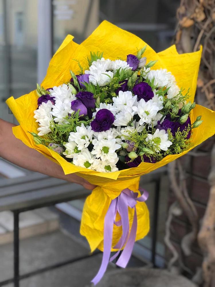 Букет цветов из: Ирисы, Хризантемы и Ромашки в Кавалерово