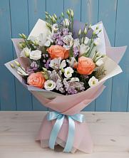 Букет цветов из:  Лизиантусы, Розы, Альстромерии и Гипсофила в Кавалерово