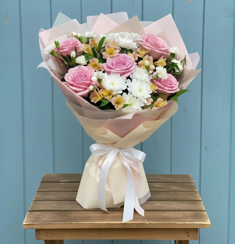 Букет цветов из: Гвоздики, Орхидеи и Розы в Кавалерово