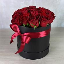 Цветочная композиция из Розы в шляпной коробке в Кавалерово