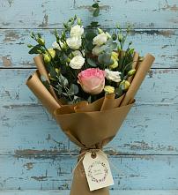 Букет цветов из:  Розы и Лизиантусы в Кавалерово