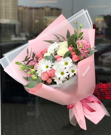 Букет цветов из: Розы, Лизиантусы и Хризантемы в Кавалерово